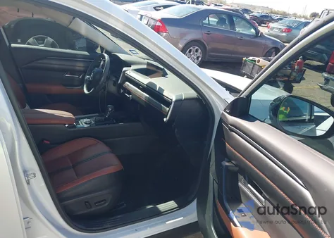 2024 Mazda Cx-50 2.5 Turbo Premium z USA, uszkodzony, nr VIN 7MMVABDY8RN207430